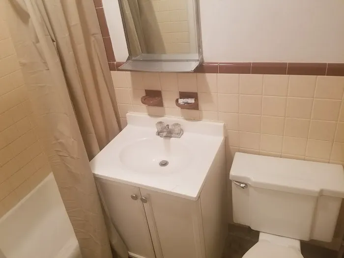 Salem Motor Lodge 4