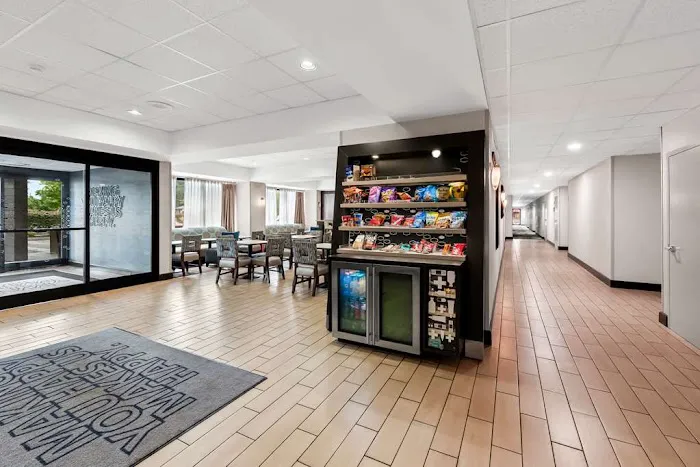 Hampton Inn Pennsville 5