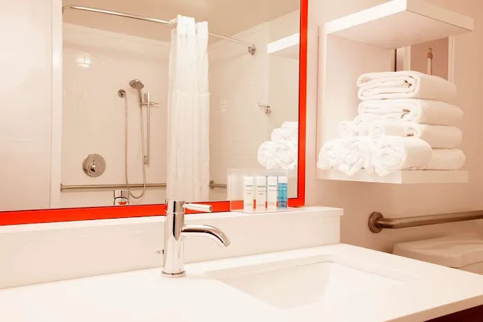 Hampton Inn Pennsville 5