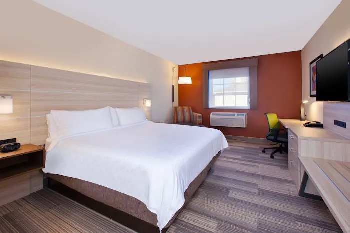 Holiday Inn Express & Suites Absecon-Atlantic City Area by IHG 4