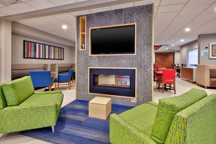 Holiday Inn Express & Suites Absecon-Atlantic City Area by IHG 4