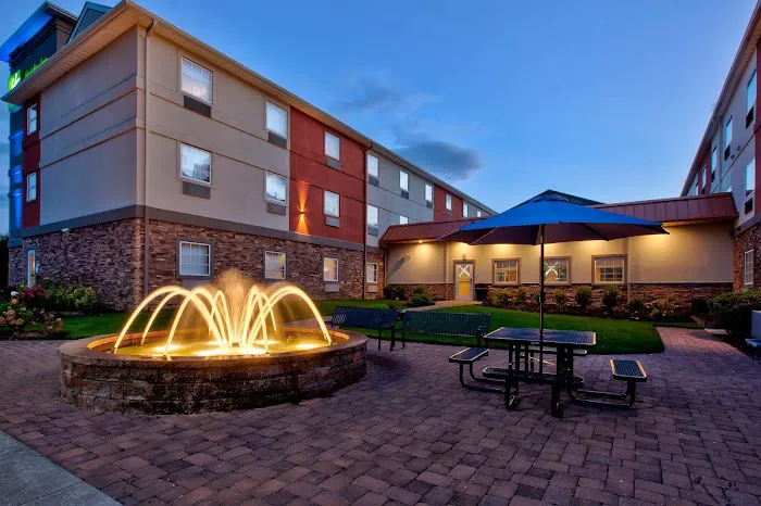 Holiday Inn Express & Suites Absecon-Atlantic City Area by IHG 4