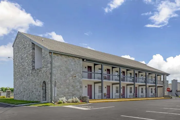 Best Western Plus Revere Inn & Suites 4