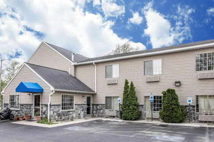 Passport Inn Paradise, PA 4