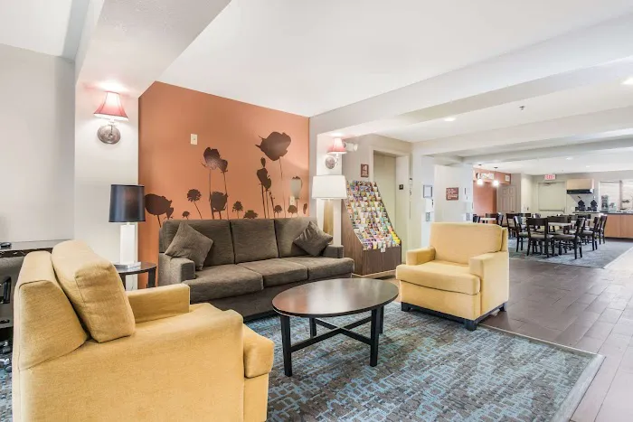 Sleep Inn & Suites 4