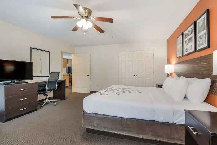 Sleep Inn & Suites 4