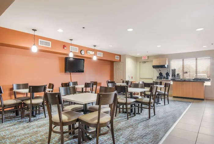 Sleep Inn & Suites 4