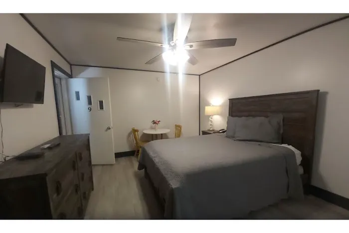 The Lancaster Motel By OYO Ronks near Paradise 4