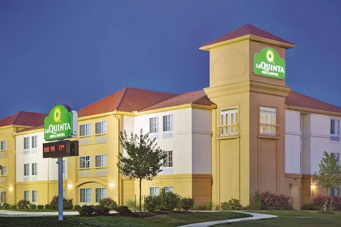La Quinta Inn & Suites by Wyndham Lancaster 4