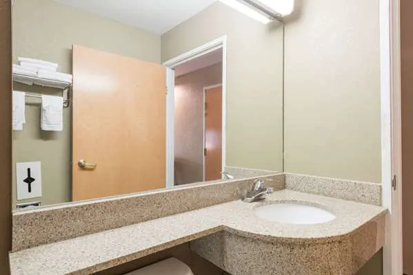 Microtel Inn & Suites by Wyndham West Chester 4