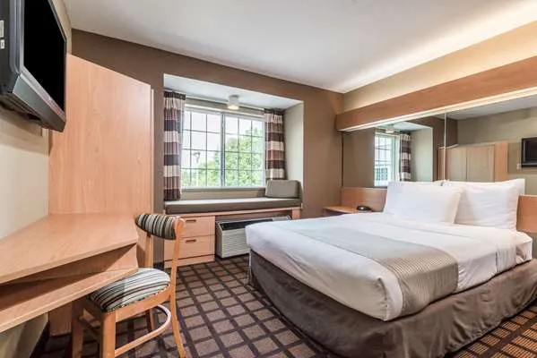 Microtel Inn & Suites by Wyndham West Chester 4