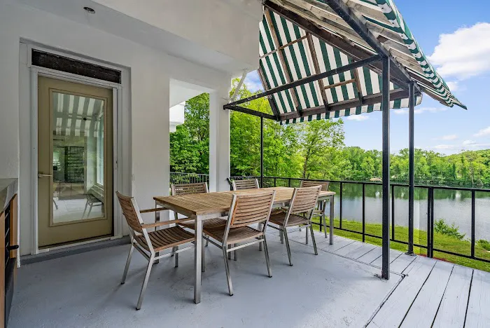 Wander Lakefront Retreat 5