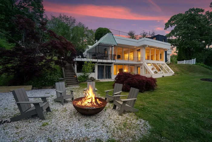 Wander Lakefront Retreat 5