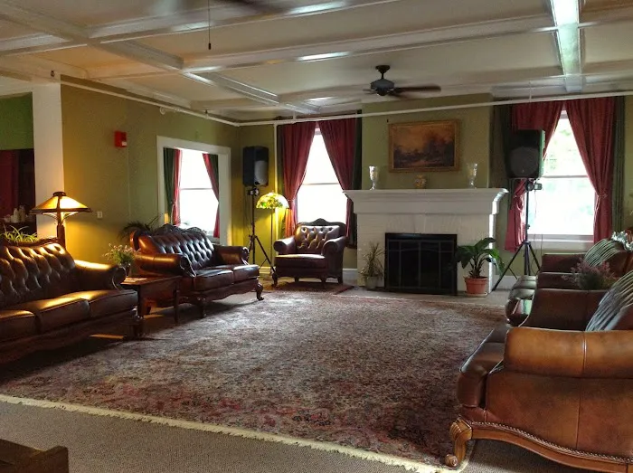 Wake Robin Inn 5