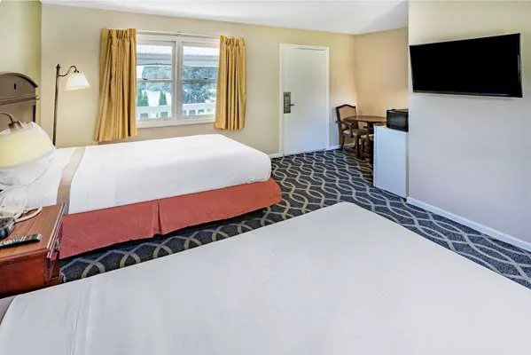 Travelodge by Wyndham Great Barrington Berkshires 4
