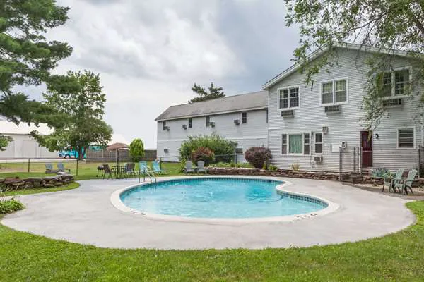Travelodge by Wyndham Great Barrington Berkshires 4