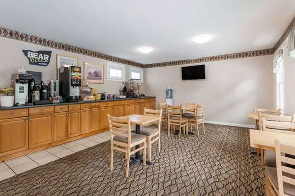 Travelodge by Wyndham Great Barrington Berkshires 4
