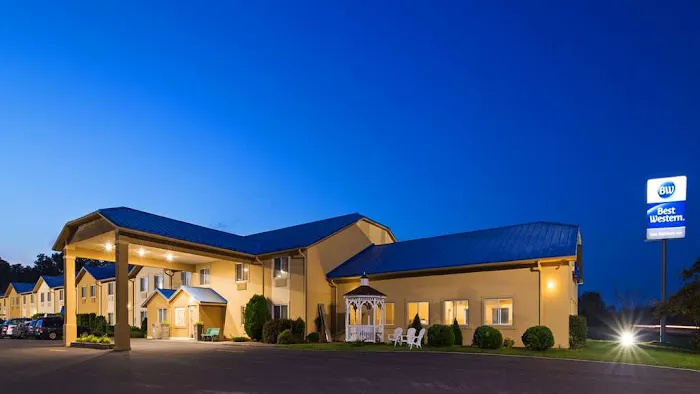 Best Western New Baltimore Inn 4