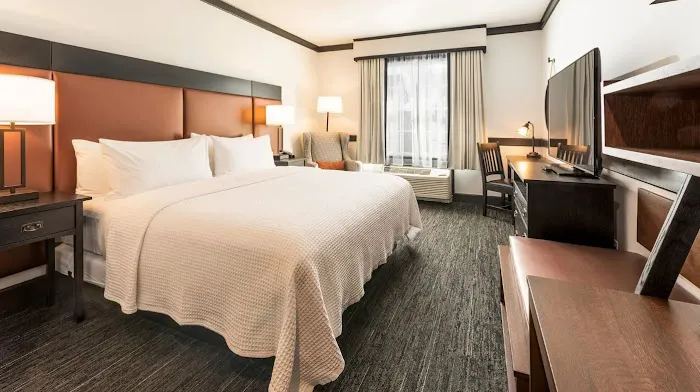 The Craftsman Inn & Suites 4