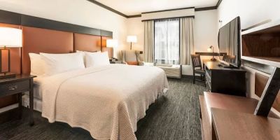 The Craftsman Inn & Suites