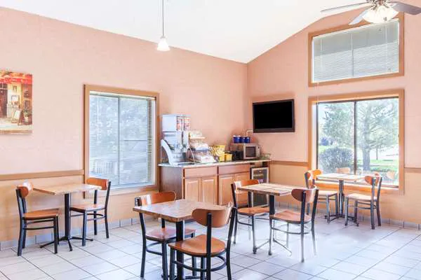 Days Inn by Wyndham Canastota/Verona 4