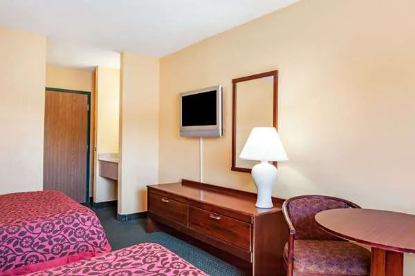 Days Inn by Wyndham Canastota/Verona 4