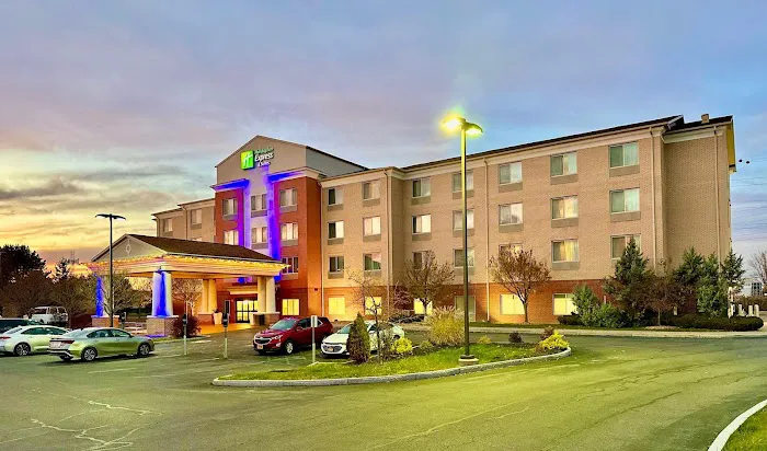 Holiday Inn Express & Suites Dewitt (Syracuse) by IHG 4