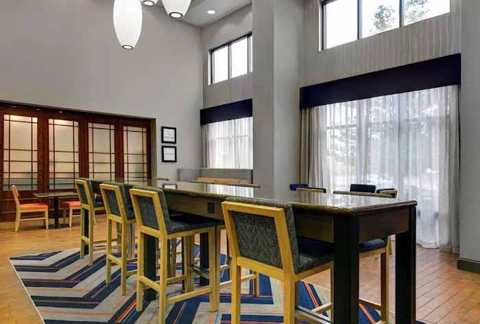 Hampton Inn & Suites Syracuse Dewitt 5