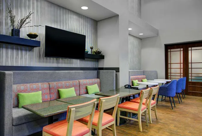 Hampton Inn & Suites Syracuse Dewitt 5