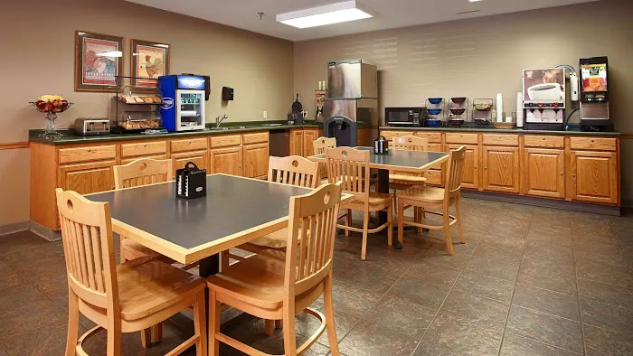 Quality Inn Tully 4