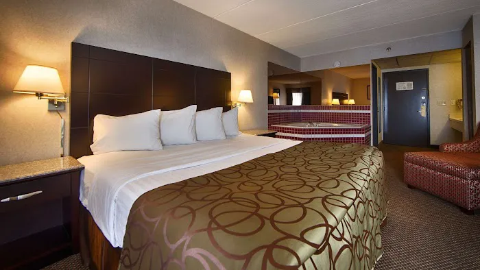 Quality Inn Tully 4