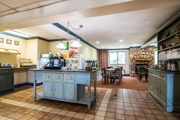 Quality Inn Cortland - University Area 4