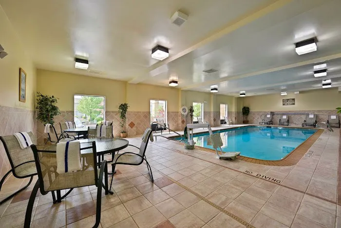 Hampton Inn Cortland 4
