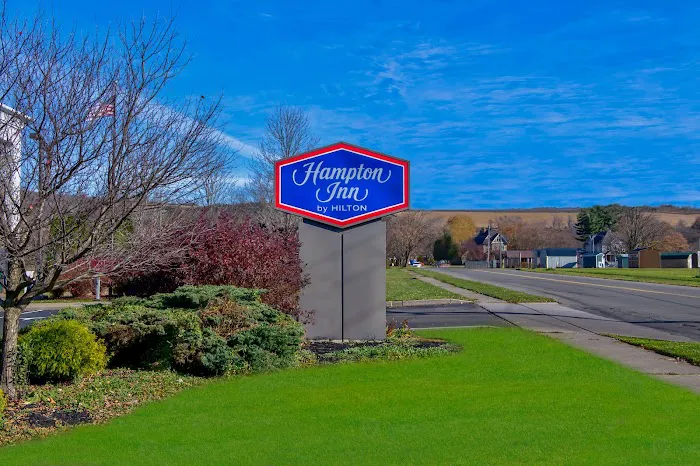 Hampton Inn Cortland 4