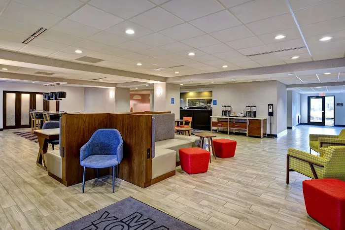 Hampton Inn Cortland 4