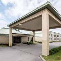 Clarion Inn & Suites - University Area ico