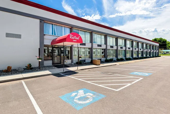 Red Roof Inn Cortland 4