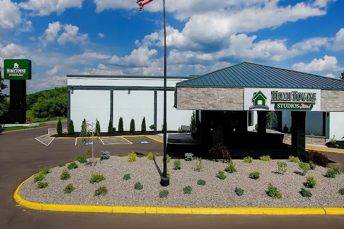 HomeTowne Studios & Conference Center Cortland 4