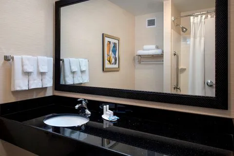 Fairfield Inn & Suites Verona 4