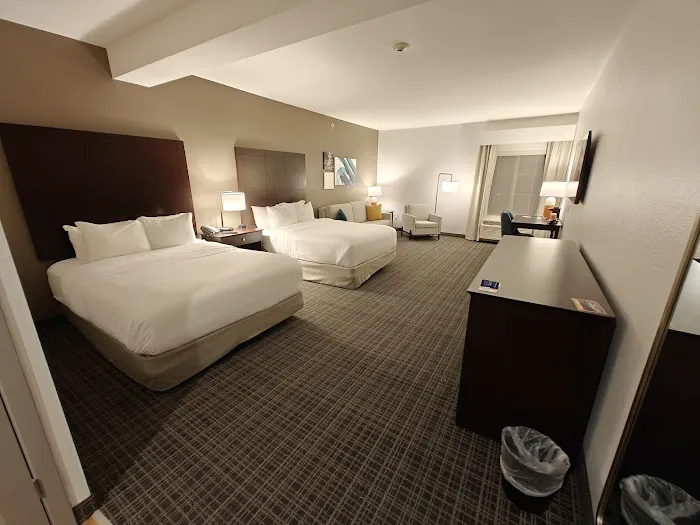 Comfort Inn & Suites Verona at Turning Stone Resort Casino 4