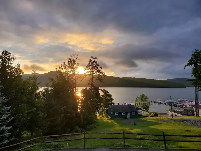 Lake 'n Pines Motel 4