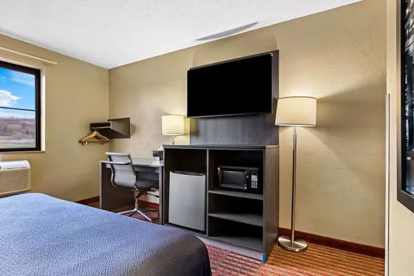 Super 8 by Wyndham Amsterdam 4