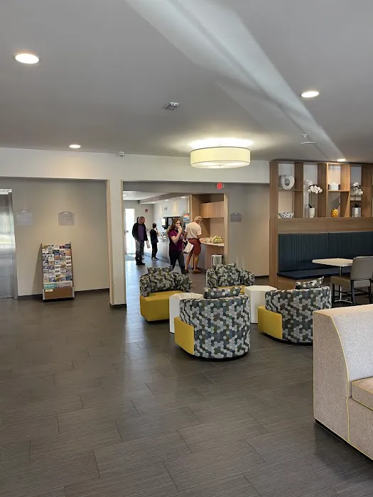 Microtel Inn & Suites by Wyndham Amsterdam 4