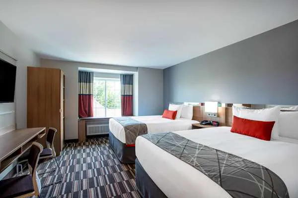 Microtel Inn & Suites by Wyndham Amsterdam 4