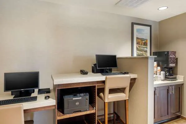 Comfort Inn & Suites Schenectady -Scotia 4