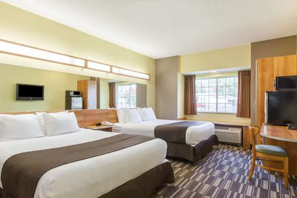 Microtel Inn & Suites by Wyndham Johnstown 4