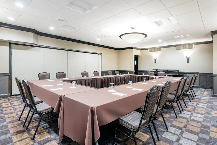 Holiday Inn Johnstown-Gloversville by IHG 4