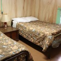 Pecks Lake Resort ico