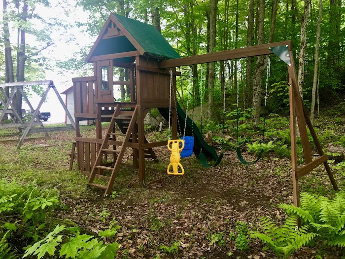 Pecks Lake Resort 4