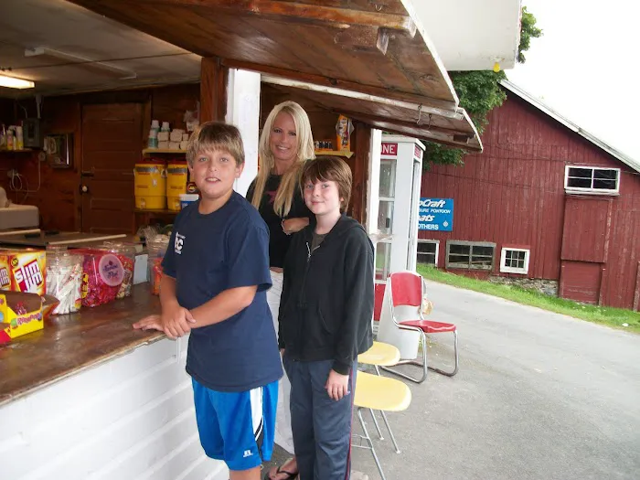 Pecks Lake Resort 4
